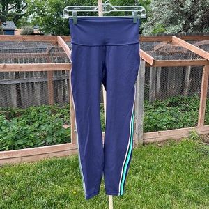 NWOT Old Navy Active Go-Dry Leggings • Size Small • Blue with Stripes
